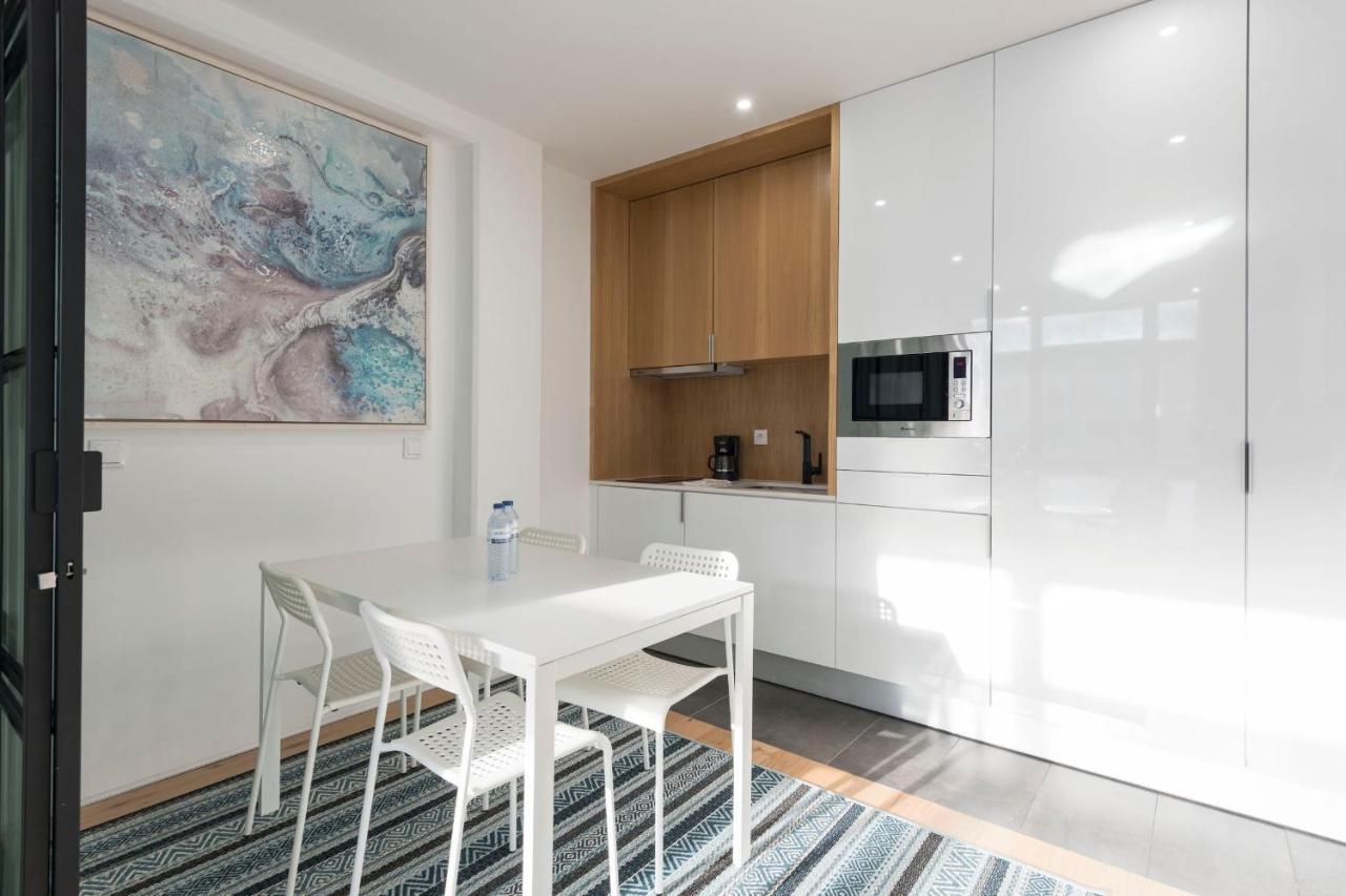 Lovelystay - Wohaza Apartment With Free Private Parking Porto Bagian luar foto